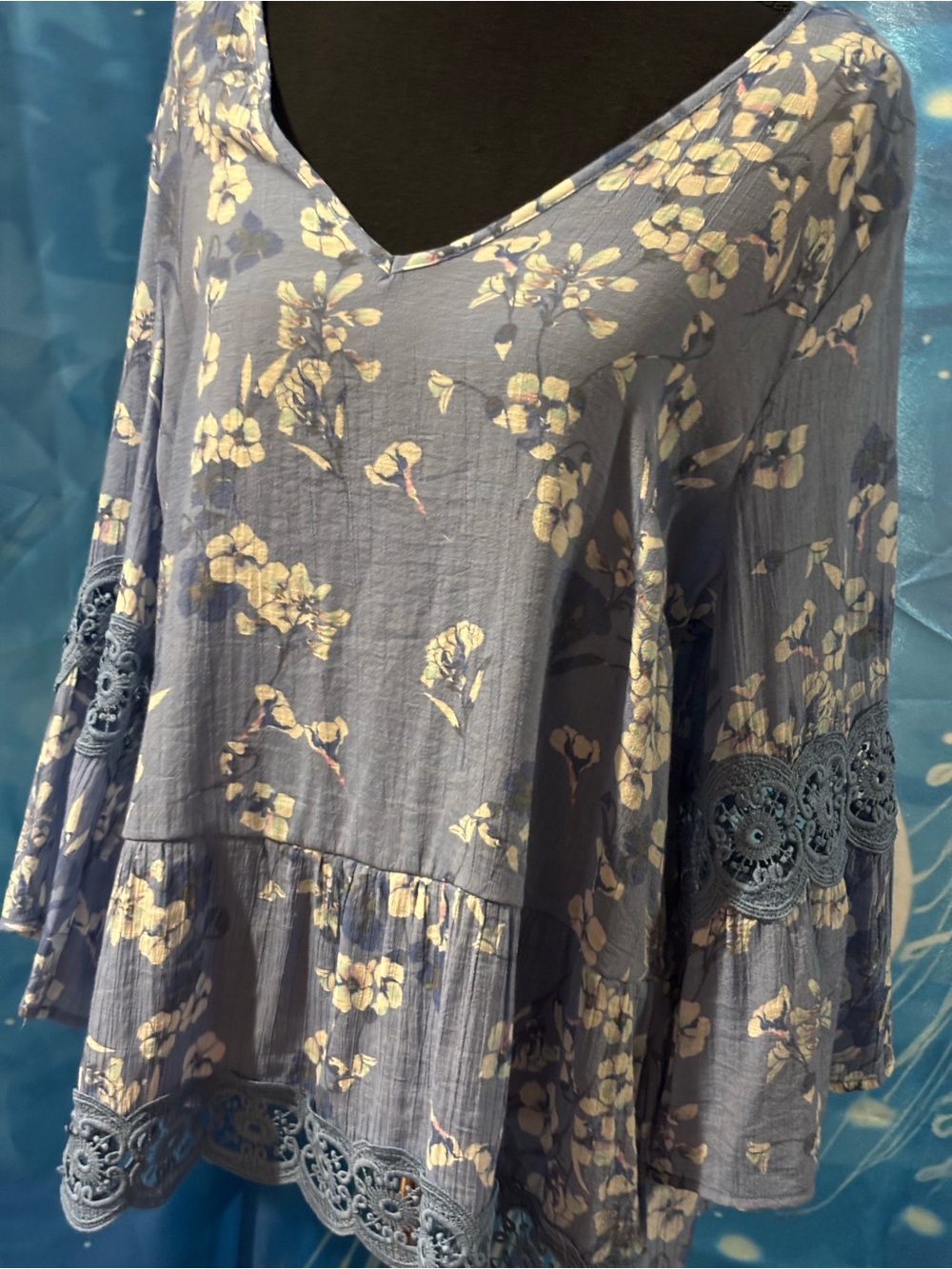 Boho Floral Lace-Hem V-Neck Tunic - Blue
